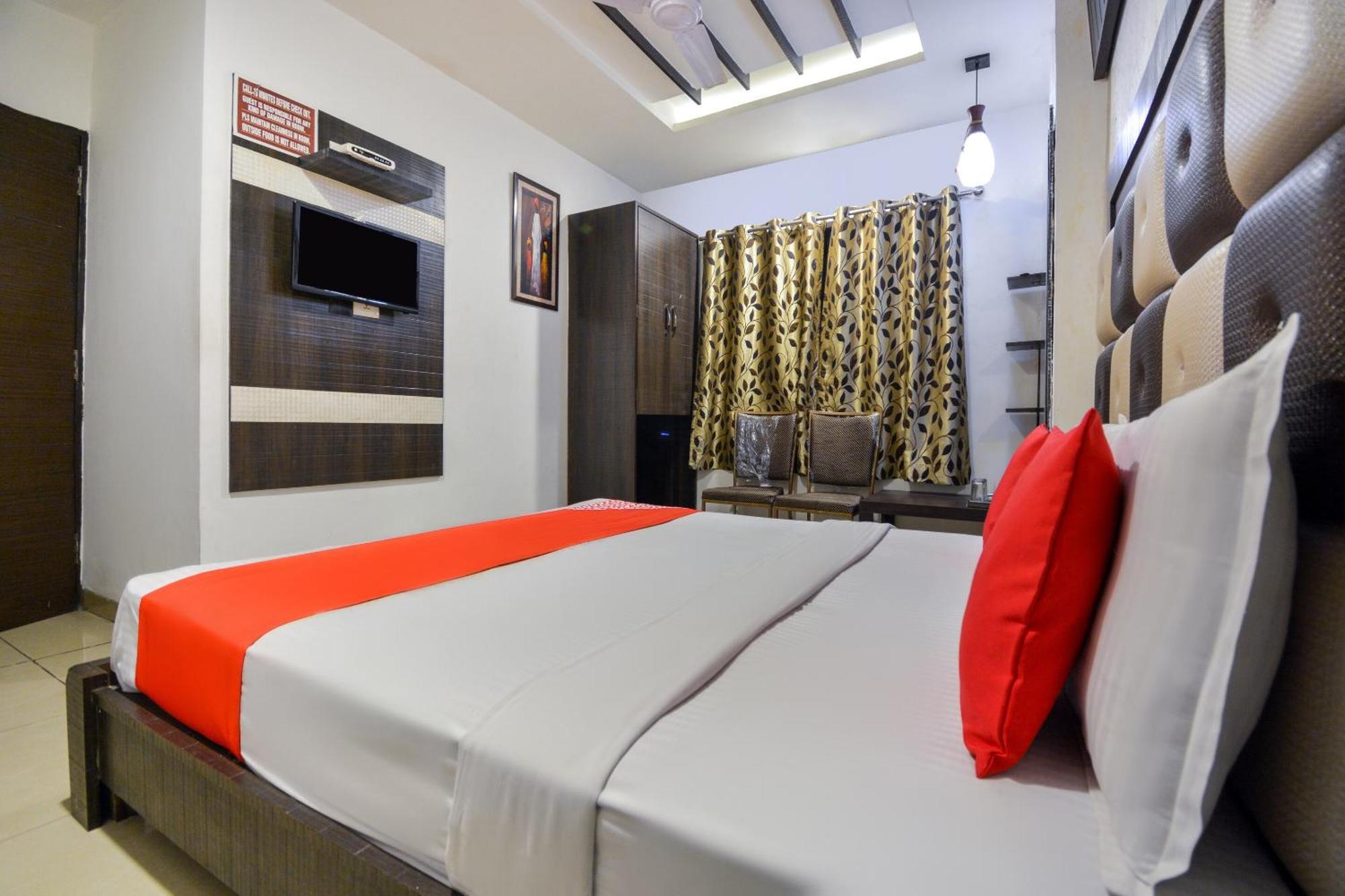 Hotel O Lexis Ludhijána Exteriér fotografie