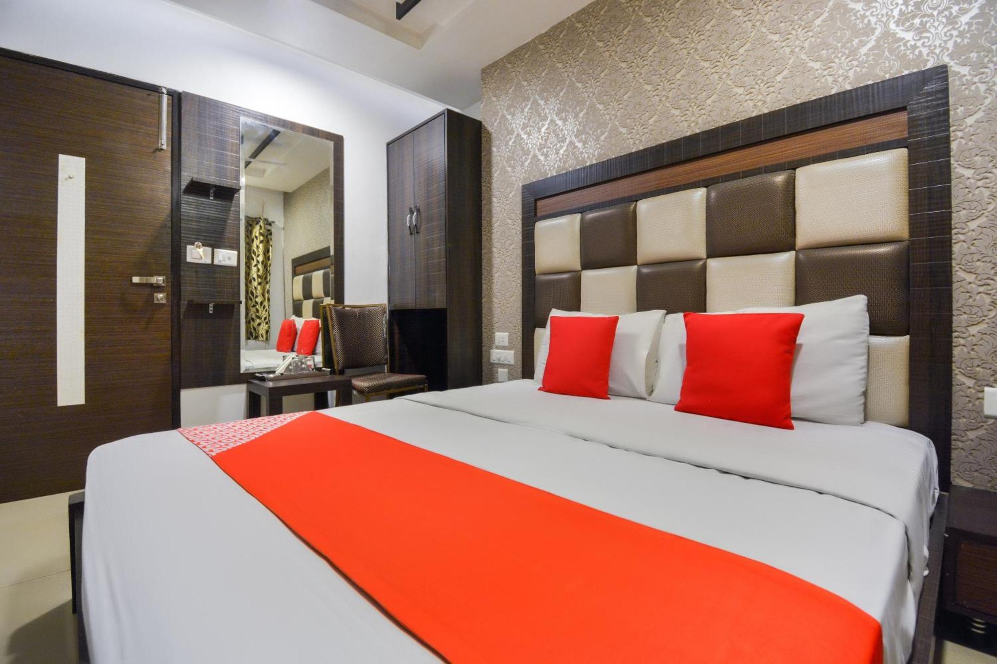 Hotel O Lexis Ludhijána Exteriér fotografie