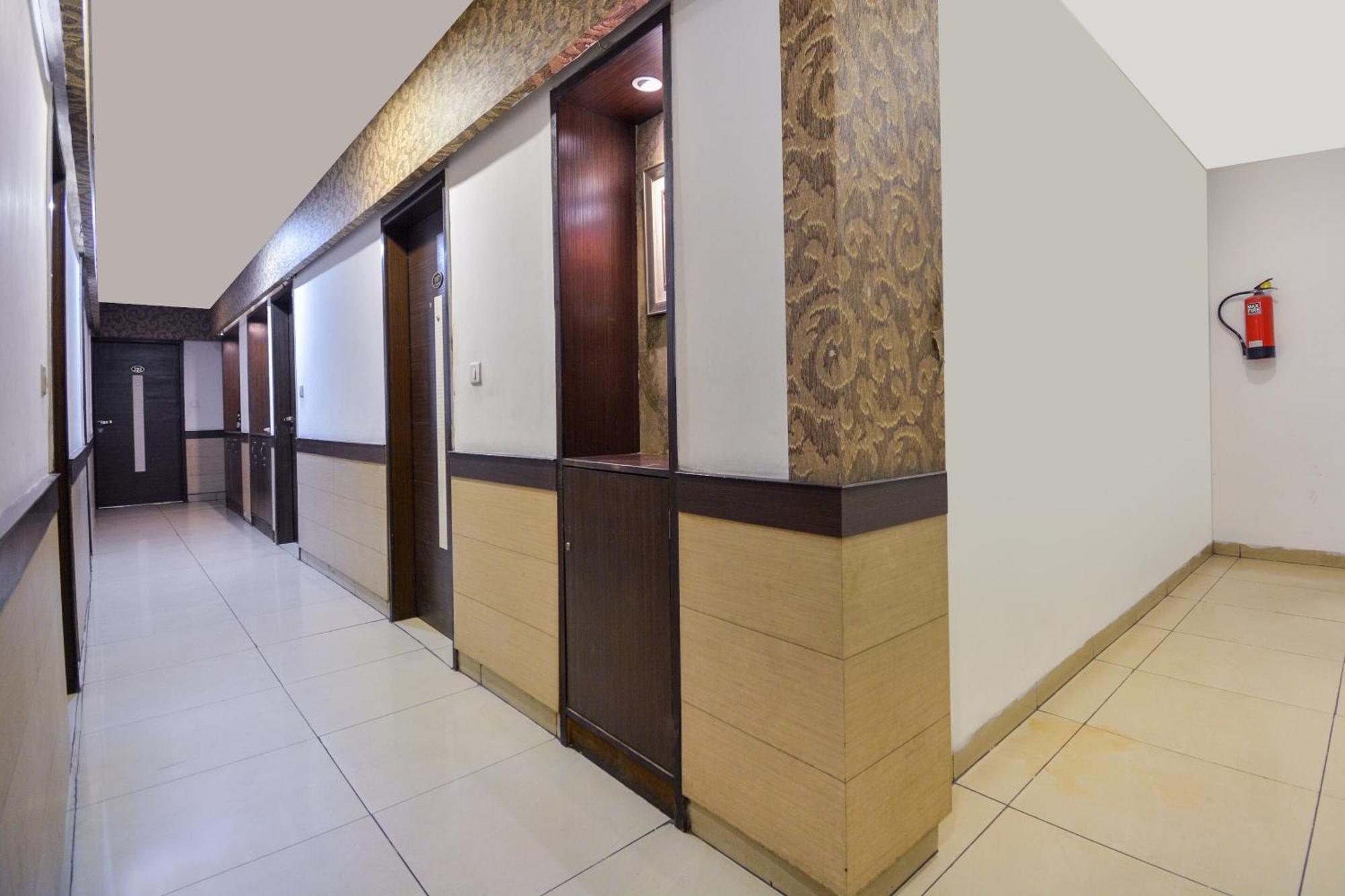 Hotel O Lexis Ludhijána Exteriér fotografie